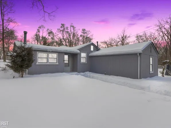 6827 Cooley Lake Rd, West Bloomfield, MI 48324