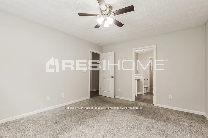 1430 Camelia St — Photo 6