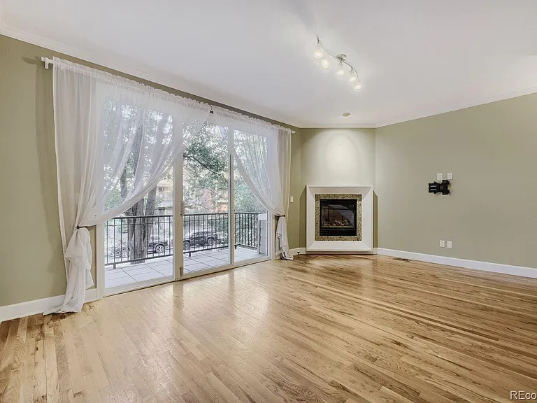 1635 N Franklin St — Photo 9