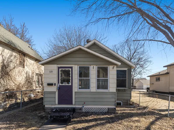 121 3rd Ave S, South Saint Paul, MN 55075