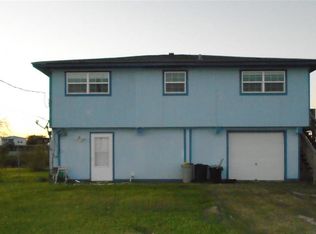 6928 Schlitz Ln, Hitchcock, TX 77563