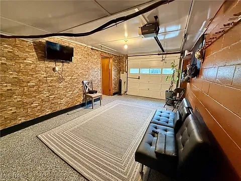 103 Kathleen Way — Photo 17