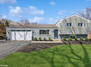 610 Pfingsten Rd, Northbrook, IL 60062