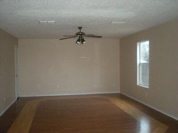 3rd image of 5401 Bedfordshire Dr #D