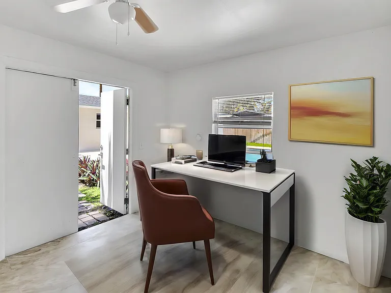832 SW 10th Ave — Photo 39