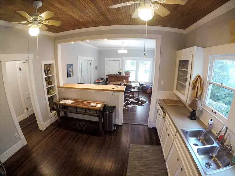 210 Tabor St — Photo 11