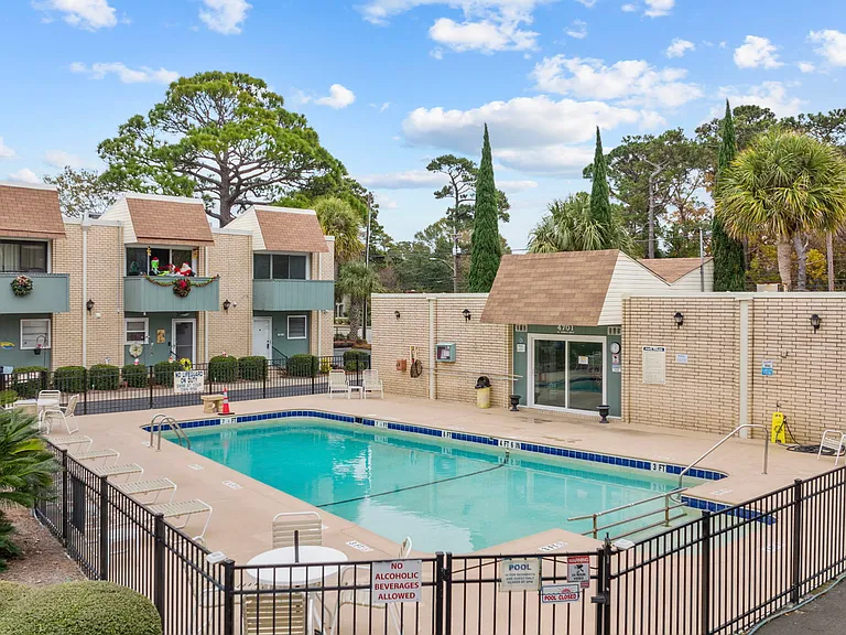 4701 N Kings Hwy #26 — Photo 55