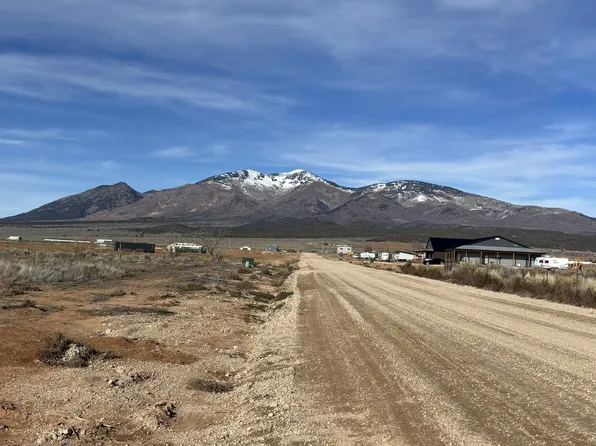 247 N Bobbie Ln, La Sal, UT 84530