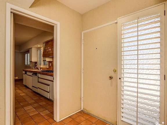 4th image of 422 N Farrell Dr