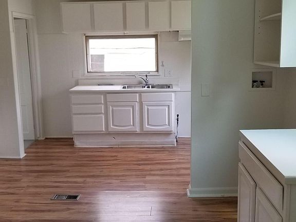 4th image of 1249 E 351st St