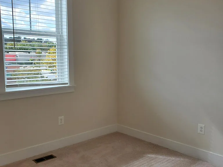 11145 Reisterstown Rd — Photo 26