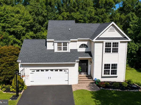 506 Augusta Dr, Coatesville, PA 19320