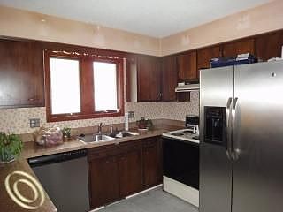 5th image of 44606 Lake Crest Dr