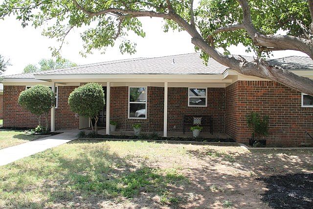 1st image of 2411 Emerson Ct