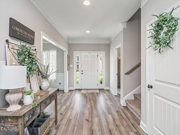 5th image of 8215 Equinox Ln