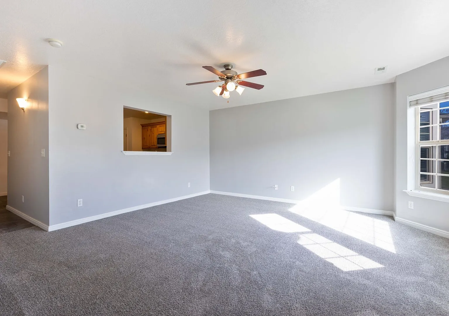 2 Bed 1.5 Bath Townhome with 2 stall garage attached in Rexburg! — Photo 2