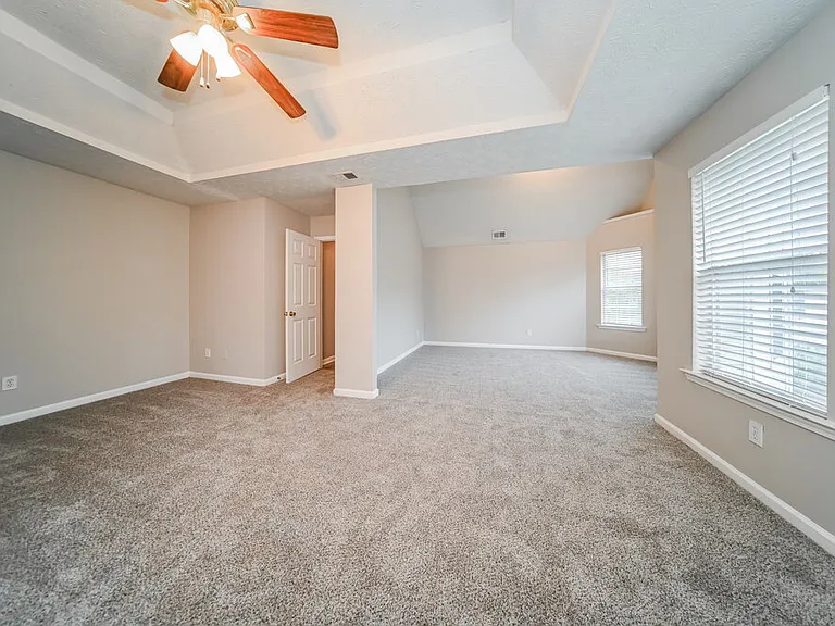 505 Concord Ter — Photo 10
