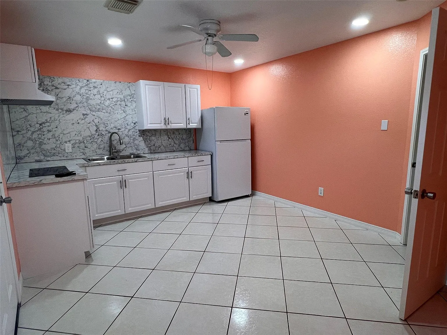 1 bed, 1.0 bath, 800 sqft, $1,250 — Photo 2