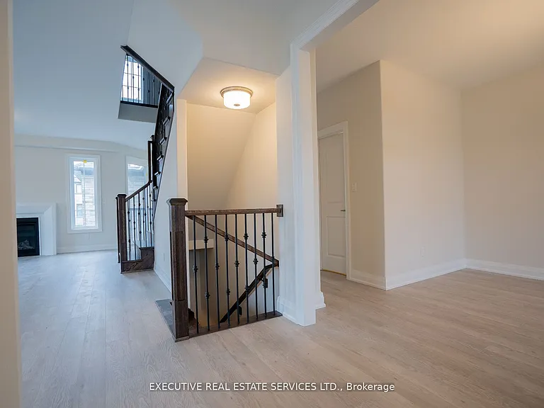 612 Wedlock Ln — Photo 3