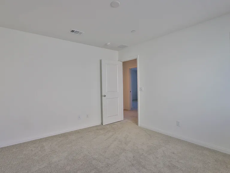 4551 Highland Ave — Photo 28