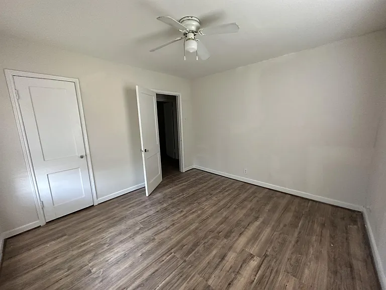 4402 Roseland St — Photo 23