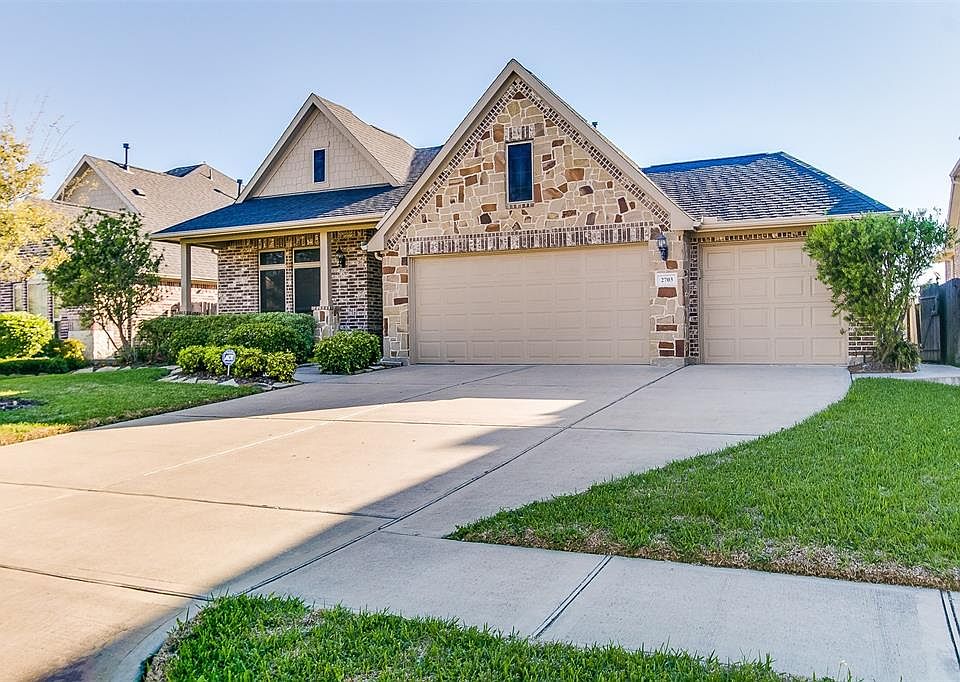 1st image of 2703 McDonough Way