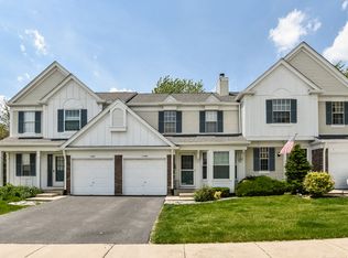 1544 Apple Grove Ln, Westmont, IL