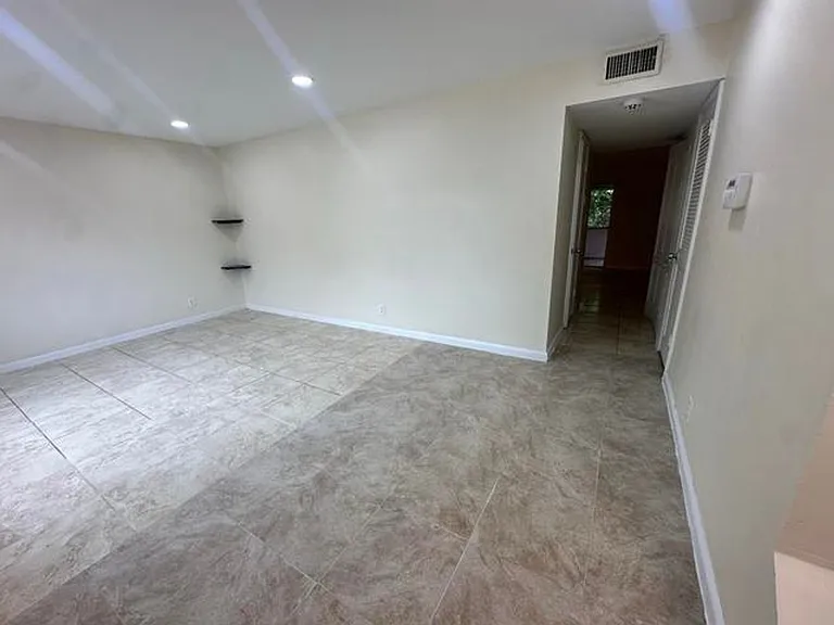 5614 Blueberry Ct — Photo 7