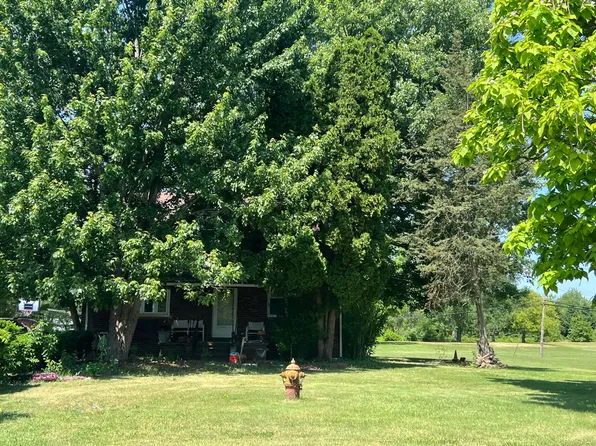 25902 Waltz Rd, New Boston, MI 48164