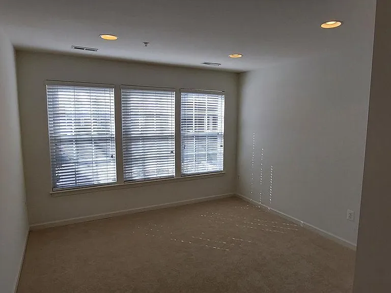 7112 Silverleaf Oak Rd #169 — Photo 2