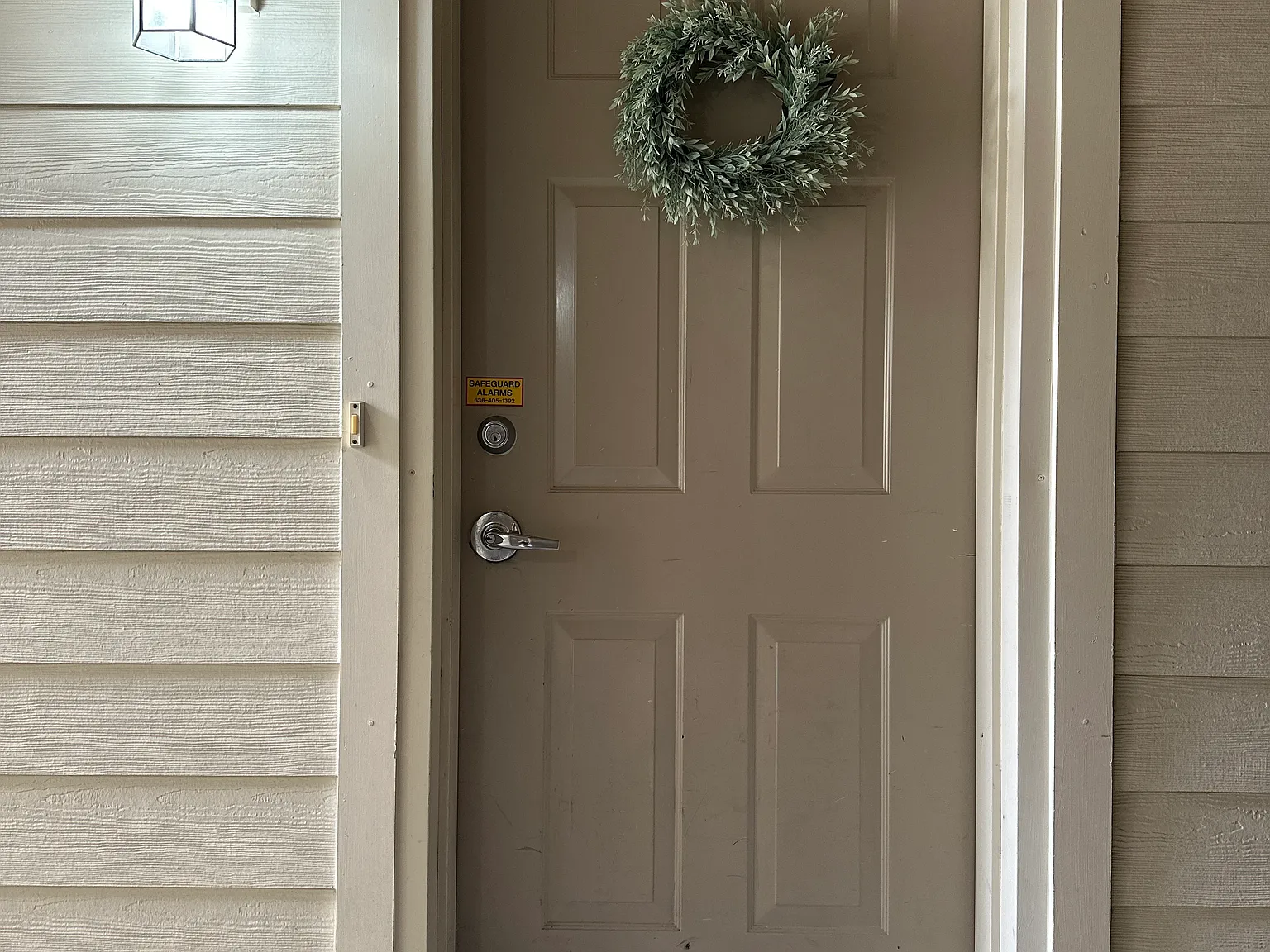 2 bed, 1130 sqft, $1,600 — Photo 1