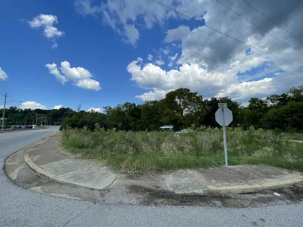 225 E Wyly St, Waverly, TN 37185