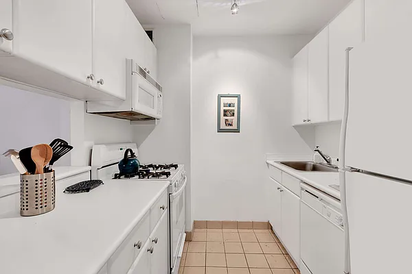 Rented by Compass | media 48