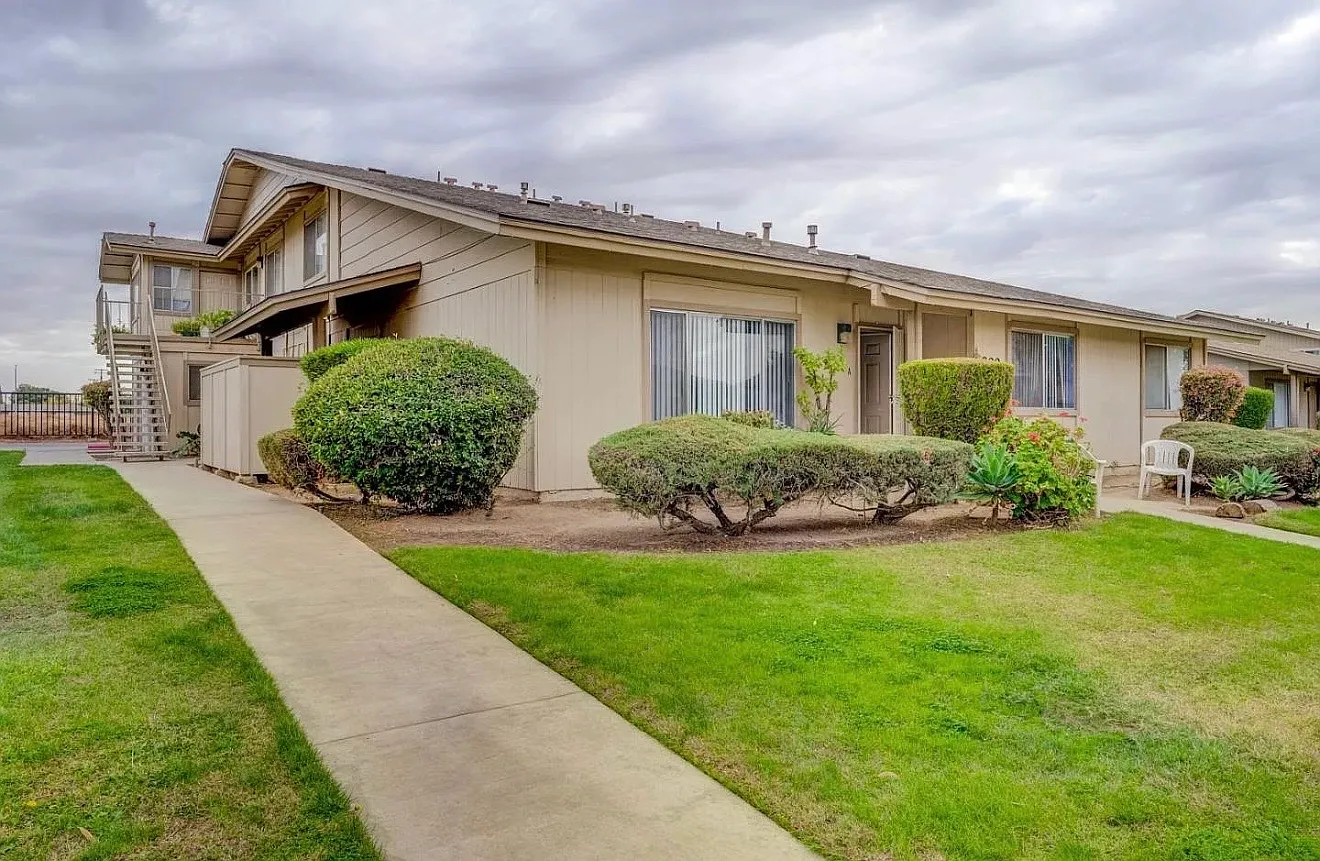 2 bed, 1.5 bath, $1,350 — Photo 1