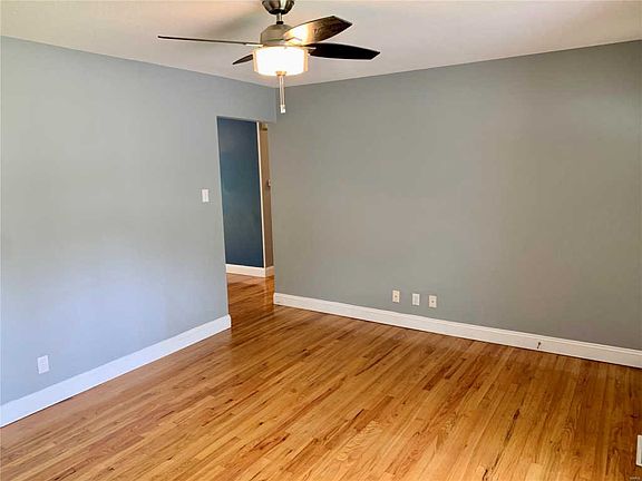 3rd image of 11773 Hollycrest Dr