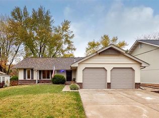 447 Madrina Ct, Ballwin, MO