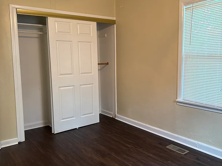 2067 N Columbia Ave — Photo 17