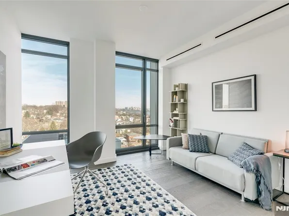 320 Adolphus Avenue image 19 of 43