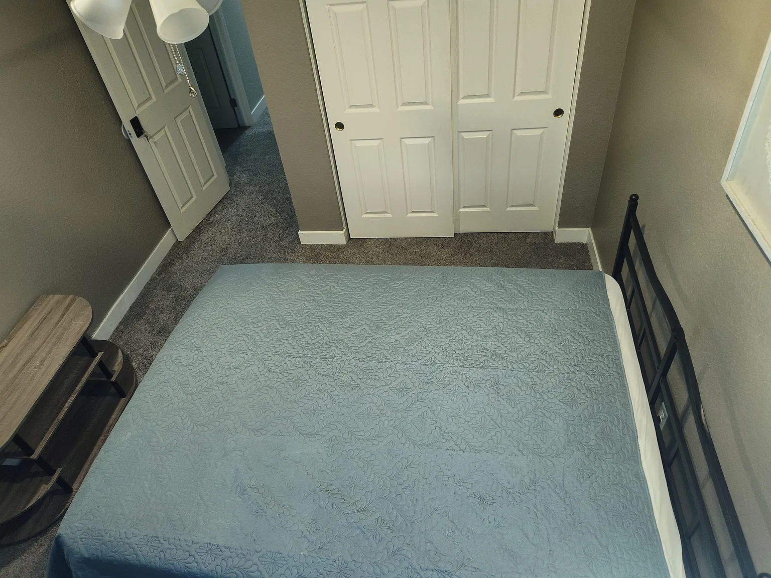 4 bed, 4.0 bath, 2200 sqft, $901 — Photo 4