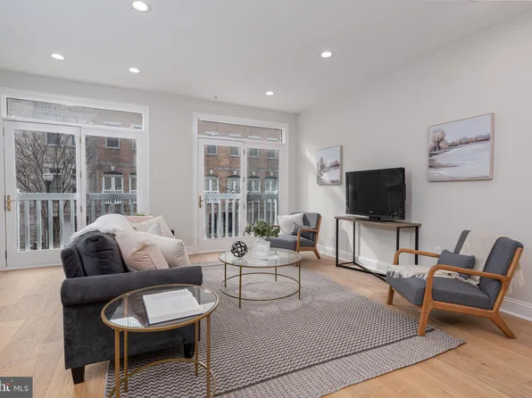 1231 Harbor Island Walk, Baltimore, MD 21230