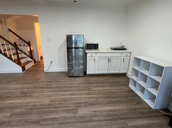 338 Cloudes Mill Ct, Alexandria, VA 22304