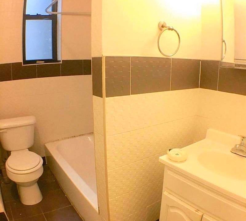 2nd image of 31 E 21st St #E3