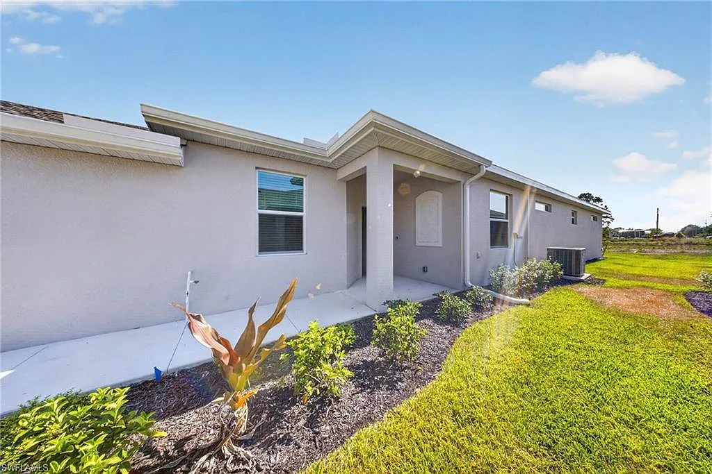 2 bed, 2.0 bath, 1554 sqft, $1,950 — Photo 3