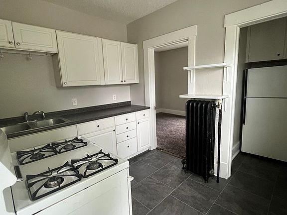2nd image of 3420 Oxford St APT 4