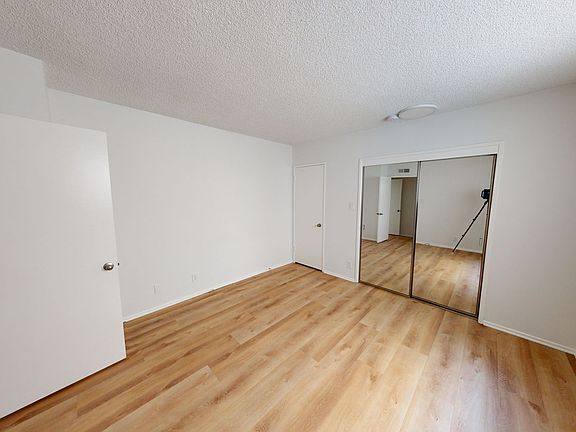 4th image of 337 N Palm Dr #3