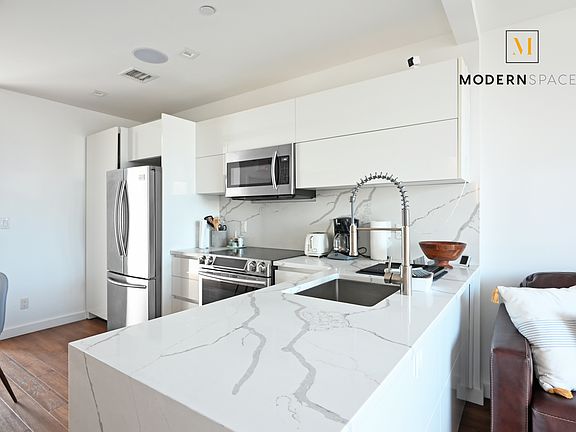 3rd image of 27-04 Astoria Blvd #Penthouse