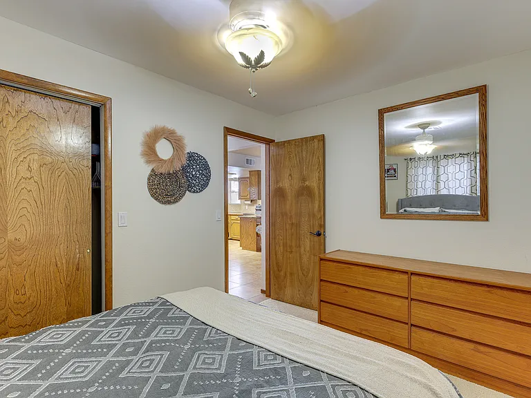 2400 Baron Dr — Photo 9
