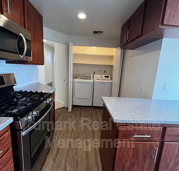 412 N Kenwood St #304 — Photo 13