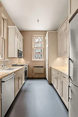 Rented by Sotheby's International Realty | media 29