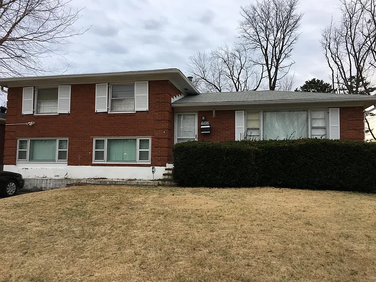 4406 Rockwood Dr — Photo 2
